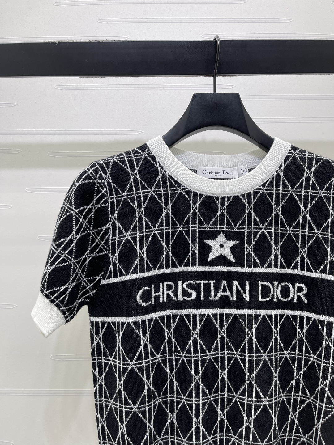 Women's short sleeves